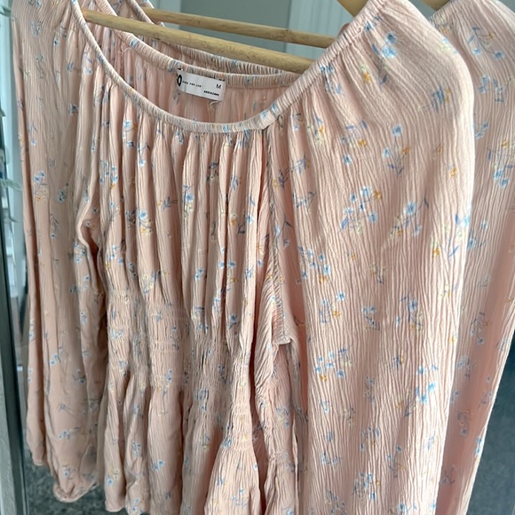 Pink Floral Peplum - Picture 4 of 4